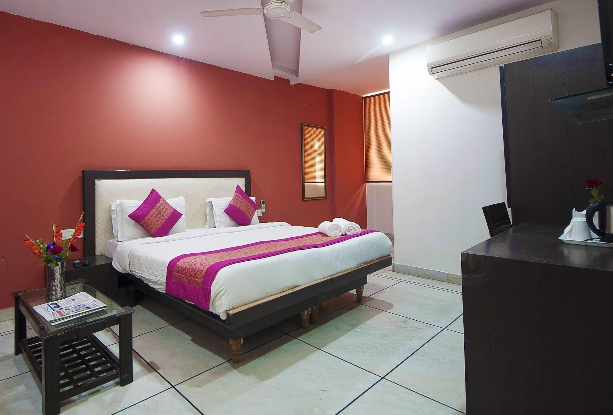 Hotel Apra Inn Yeni Delhi Dış mekan fotoğraf